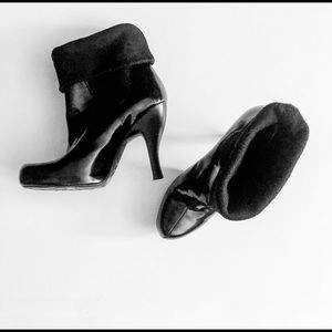 BCBG Fold Over Black Heeled Booties 7.5